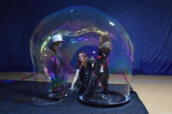  Grafika #22: Andrzejki kl.I-III (Bubble show - pokaz baniek) grafika