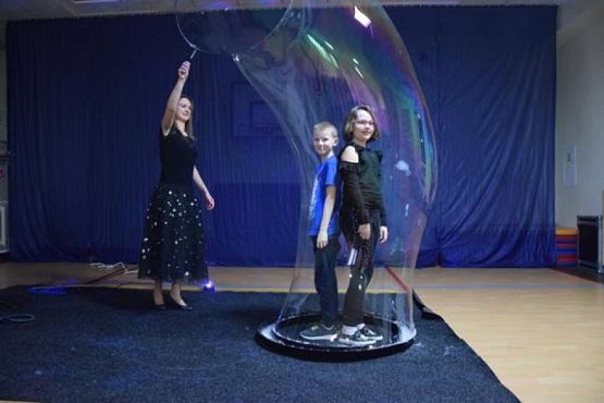  Grafika #21: Andrzejki kl.I-III (Bubble show - pokaz baniek) grafika