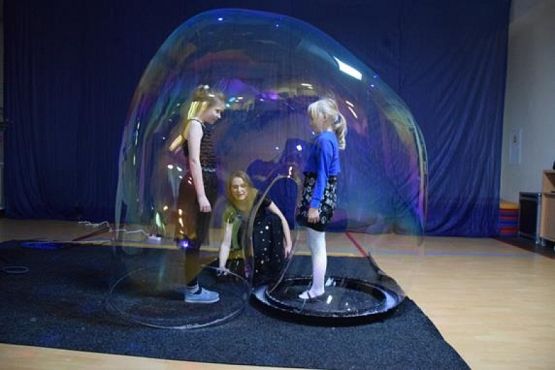  Grafika #23: Andrzejki kl.I-III (Bubble show - pokaz baniek) grafika