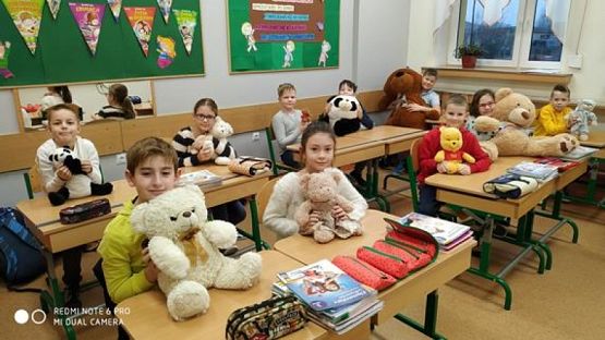  Grafika #1: Klasa IIIa świętuje Dzień Pluszowego Misia grafika