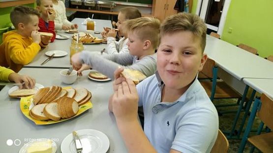  Grafika #6: Klasa IIIa świętuje Dzień Pluszowego Misia grafika