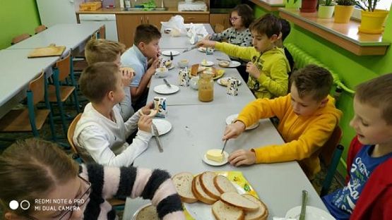  Grafika #15: Klasa IIIa świętuje Dzień Pluszowego Misia grafika