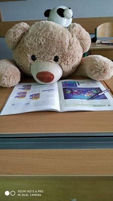  Grafika #18: Klasa IIIa świętuje Dzień Pluszowego Misia grafika