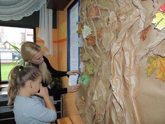  Grafika #20: SZKOLNA AKCJA DRZEWO ŻYCZLIWOŚCI grafika