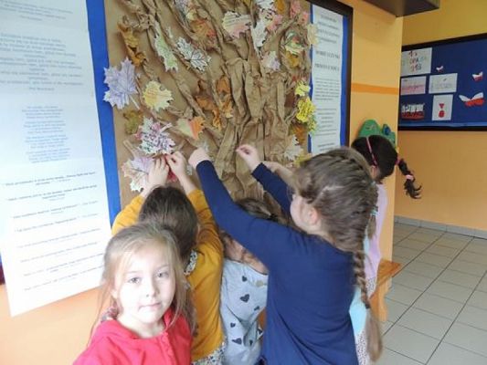  Grafika #24: SZKOLNA AKCJA DRZEWO ŻYCZLIWOŚCI grafika