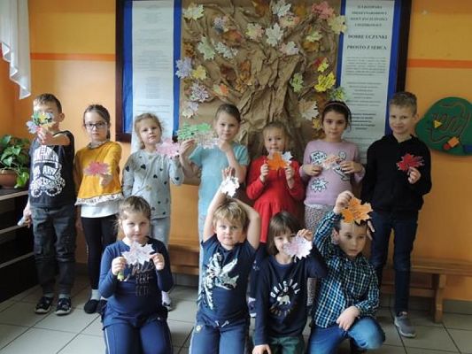  Grafika #27: SZKOLNA AKCJA DRZEWO ŻYCZLIWOŚCI grafika