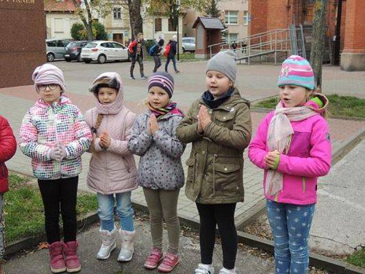  Grafika #9: ,,Pamiętamy o tych, którzy odeszli … grafika