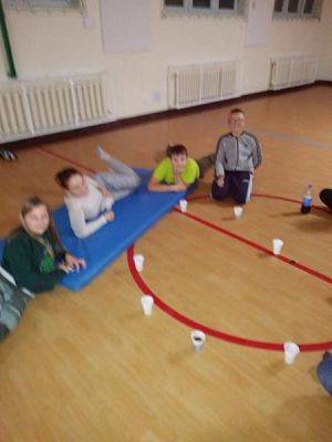  Grafika #1: NOCKA W SZKOLE KLASY VI grafika