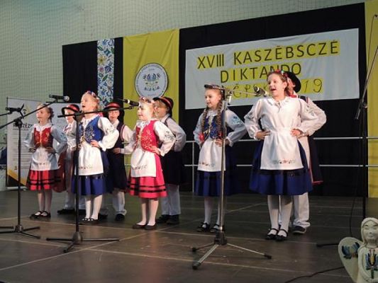  Grafika #8: ,,Lęborskie Słoneczka w Słupsku grafika