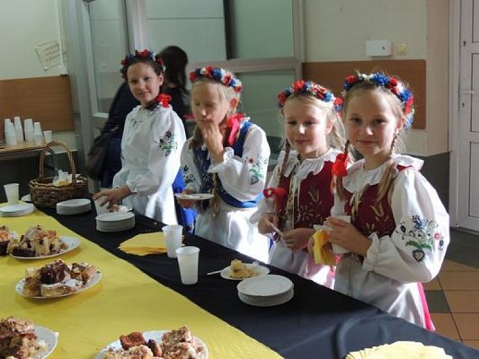  Grafika #9: ,,Lęborskie Słoneczka w Słupsku grafika