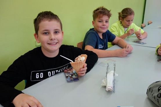  Grafika #9: DZIEŃ CHŁOPAKA W KLASIE 5 B grafika