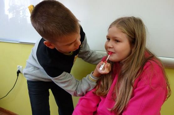  Grafika #13: DZIEŃ CHŁOPAKA W KLASIE 5 B grafika