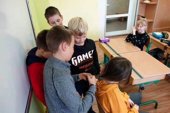  Grafika #15: DZIEŃ CHŁOPAKA W KLASIE 5 B grafika