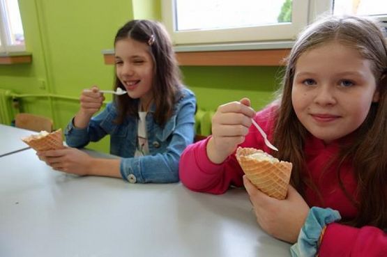  Grafika #19: DZIEŃ CHŁOPAKA W KLASIE 5 B grafika