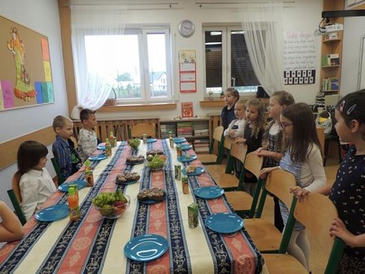  Grafika #1: DZIEŃ CHŁOPAKA W KLASIE PIERWSZEJ grafika