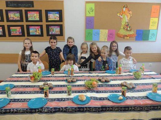  Grafika #0: DZIEŃ CHŁOPAKA W KLASIE PIERWSZEJ grafika