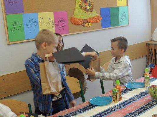  Grafika #9: DZIEŃ CHŁOPAKA W KLASIE PIERWSZEJ grafika