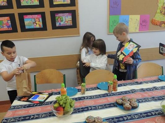  Grafika #12: DZIEŃ CHŁOPAKA W KLASIE PIERWSZEJ grafika