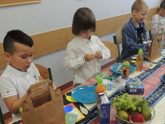  Grafika #13: DZIEŃ CHŁOPAKA W KLASIE PIERWSZEJ grafika