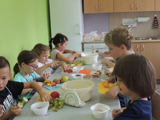  Grafika #1: Zajęcia kulinarne ,,Owocowe jeżyki grafika