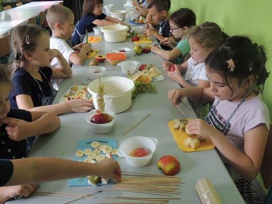  Grafika #0: Zajęcia kulinarne ,,Owocowe jeżyki grafika