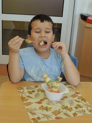  Grafika #11: Zajęcia kulinarne ,,Owocowe jeżyki grafika