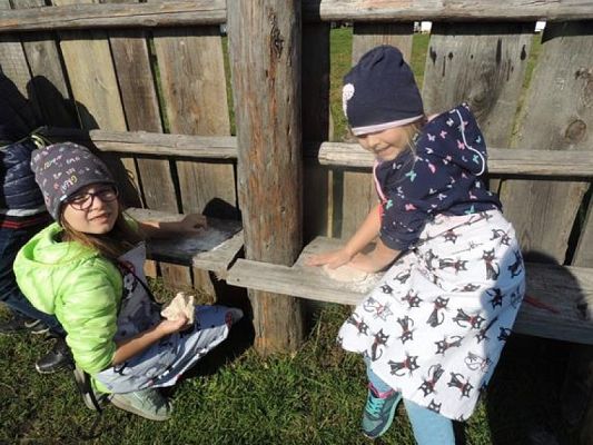  Grafika #10: KLASY I – III W MUZEUM WSI SŁOWIŃSKIEJ W KLUKACH grafika