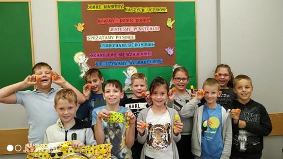  Grafika #0: Dzień Buziek w klasie IIIa - ortografia grafika