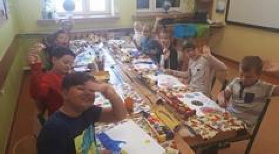  Grafika #3: Klasa IIIb obchodzi Międzynarodowy Dzień Kropki grafika