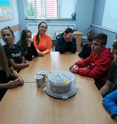  Grafika #3: Lekcja biologii w klasie VIIa grafika