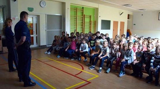  Grafika #4: SPOTKANIE Z POLICJANTEM grafika