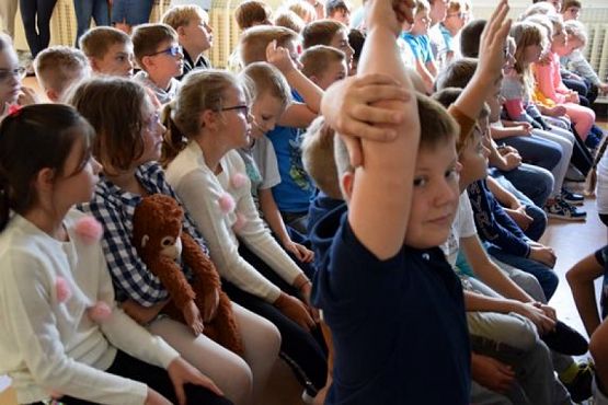  Grafika #7: SPOTKANIE Z POLICJANTEM grafika