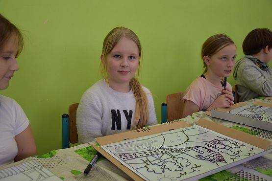 ,,Na szkle malowane” – warsztaty kaszubskie klas trzecich grafika