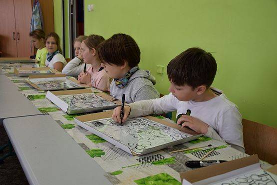 ,,Na szkle malowane” – warsztaty kaszubskie klas trzecich grafika