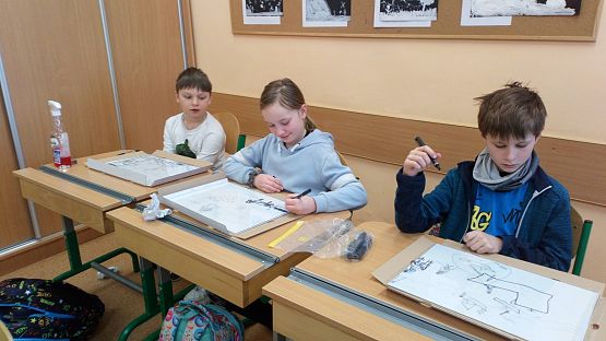 ,,Na szkle malowane” – warsztaty kaszubskie klas trzecich grafika