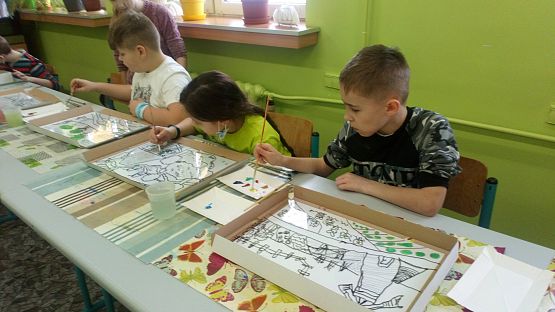 ,,Na szkle malowane” – warsztaty kaszubskie klas trzecich grafika