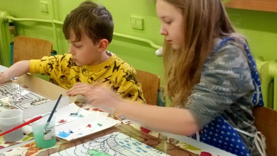 ,,Na szkle malowane” – warsztaty kaszubskie klas trzecich grafika