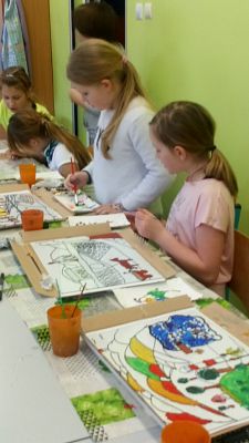 ,,Na szkle malowane” – warsztaty kaszubskie klas trzecich grafika