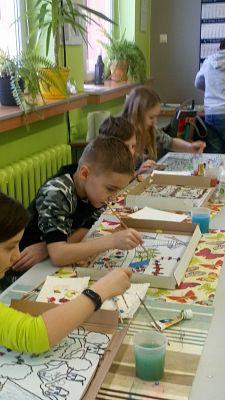 ,,Na szkle malowane” – warsztaty kaszubskie klas trzecich grafika