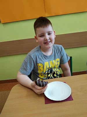 Tłusty Czwartek dniem słodkości dla pierwszoklasistów :) grafika