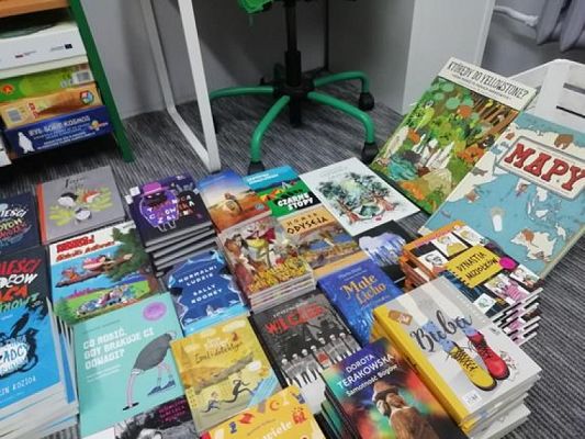  Grafika #1: Kolejne nowości w bibliotece szkolnej grafika
