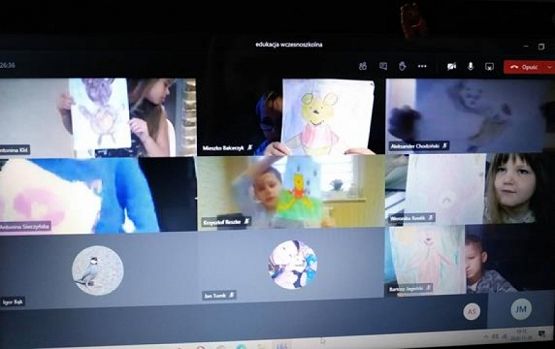  Grafika #3: Uczniowie klasy Ia świętują Dzień Pluszowego Misia - fotorelacja z zajęć online grafika