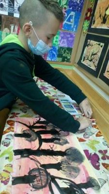  Grafika #10: ,,Tajemnicze drzewa – kółko plastyczne kl.2-3 grafika