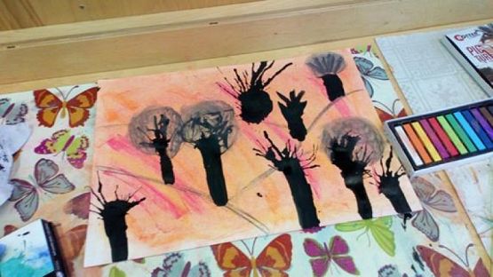  Grafika #11: ,,Tajemnicze drzewa – kółko plastyczne kl.2-3 grafika