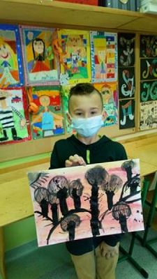  Grafika #18: ,,Tajemnicze drzewa – kółko plastyczne kl.2-3 grafika