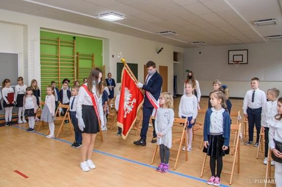  Grafika #28: PASOWANIE UCZNIÓW KLAS PIERWSZYCH - fotorelacja z 12 października 2020 roku grafika