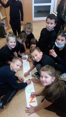  Grafika #0: Inscenizacja ,,Na straganie grafika