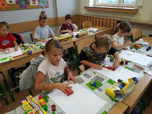  Grafika #1: Jesienne drzewa palcami malowane - kl. Ia grafika