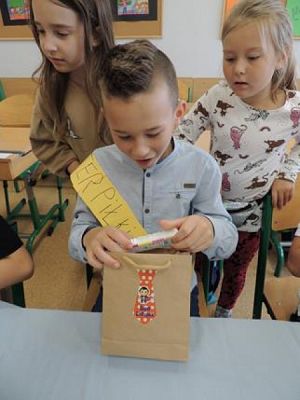  Grafika #5: Dzień Chłopaka w naszej szkole obchodzony wśród klas młodszych :) grafika