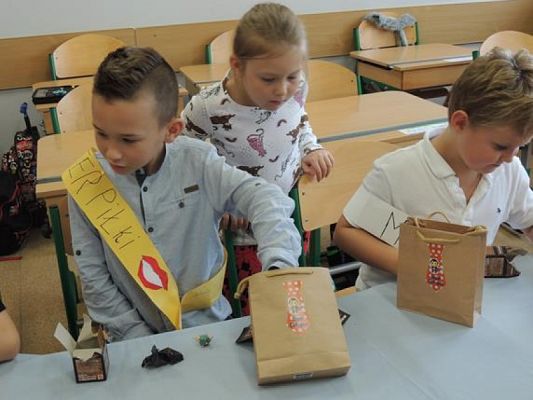  Grafika #9: Dzień Chłopaka w naszej szkole obchodzony wśród klas młodszych :) grafika